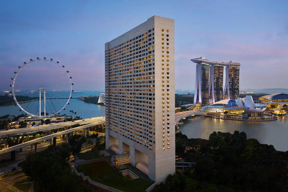The Ritz-Carlton, Millenia Singapore at dusk